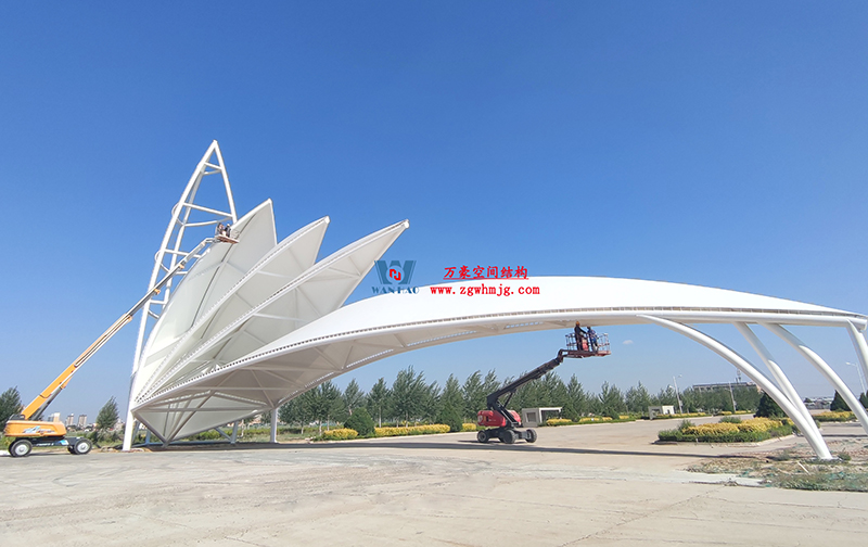 陜西定邊馬蓮灘沙漠公園鋼膜結(jié)構(gòu)工程“奮力快跑”，工程“進度條”刷新了!