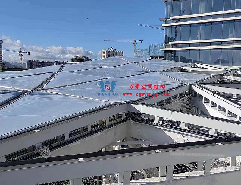 縱使烈日炎炎，腳步從未止歇！海南這個ETFE氣枕膜項目施工進度有最新消息