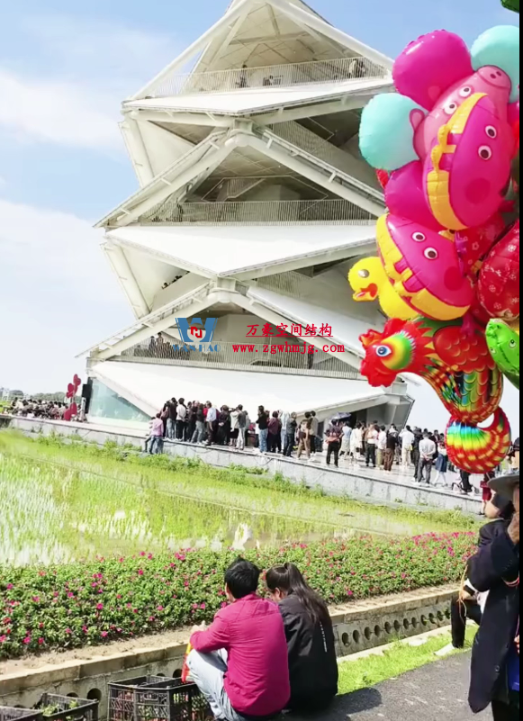 這個PTFE膜結(jié)構(gòu)景觀建筑火啦！