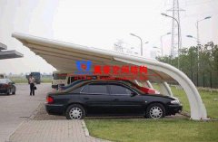 7字型膜結(jié)構(gòu)車棚是什么？有哪些特點(diǎn)？