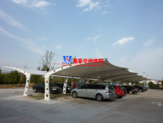 膜結(jié)構(gòu)車(chē)棚建筑與傳統(tǒng)結(jié)構(gòu)對(duì)比有哪些不同點(diǎn)？