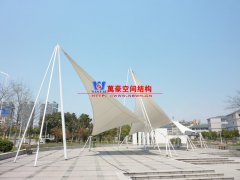 膜結(jié)構(gòu)建筑的連接部位哪些環(huán)節(jié)很重要？需要注意什么問題？